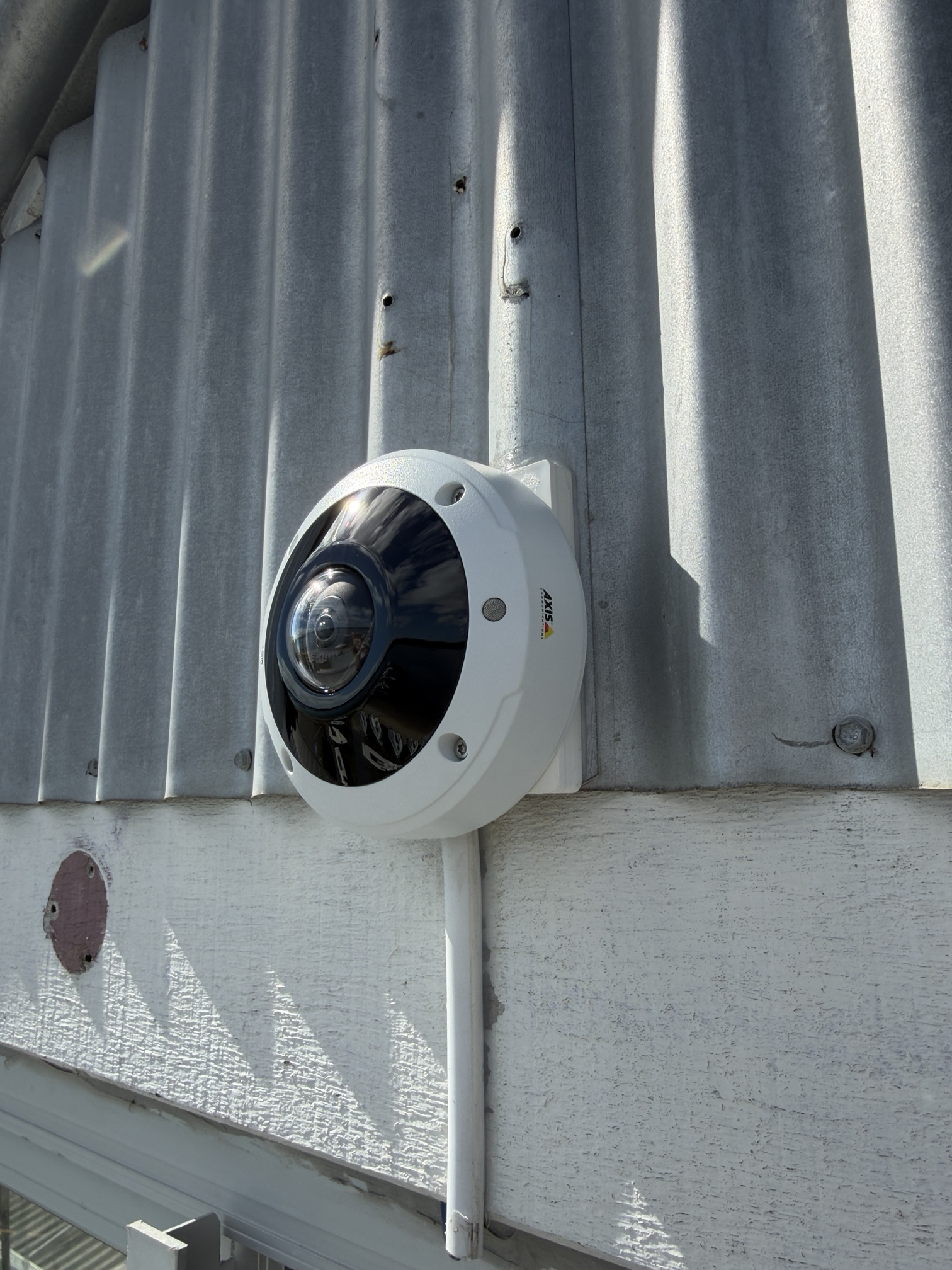 Bullet security camera for outdoor monitoring